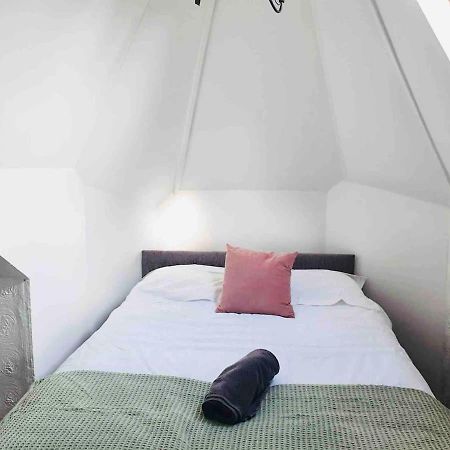 Cosy Top Floor Flat! Self Check-In & Free Parking Apartamento Blackpool Exterior foto