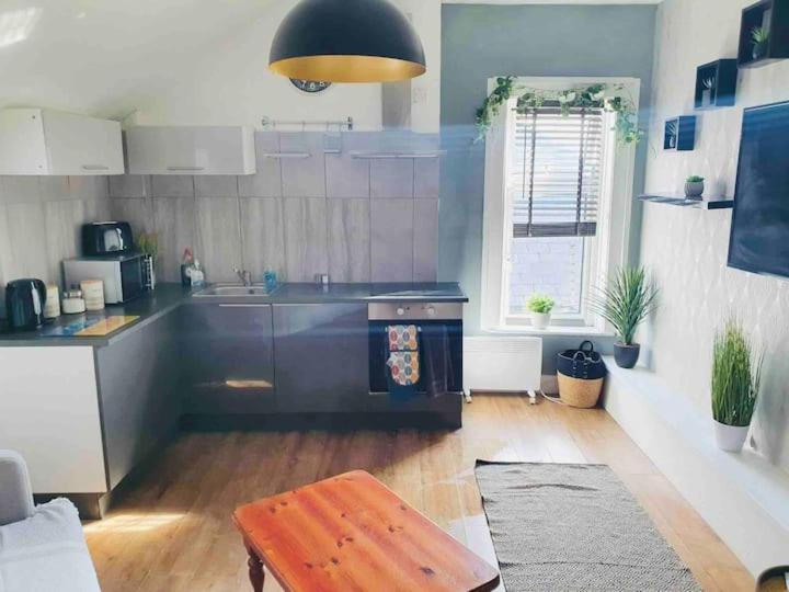 Cosy Top Floor Flat! Self Check-In & Free Parking Apartamento Blackpool Exterior foto